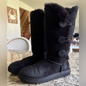 UGG Womens Bailey Button Triplet II Boots/ Size 7